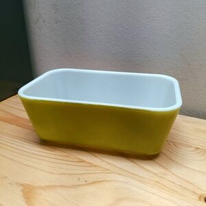 Green Pyrex Fridge Dish / No Lid